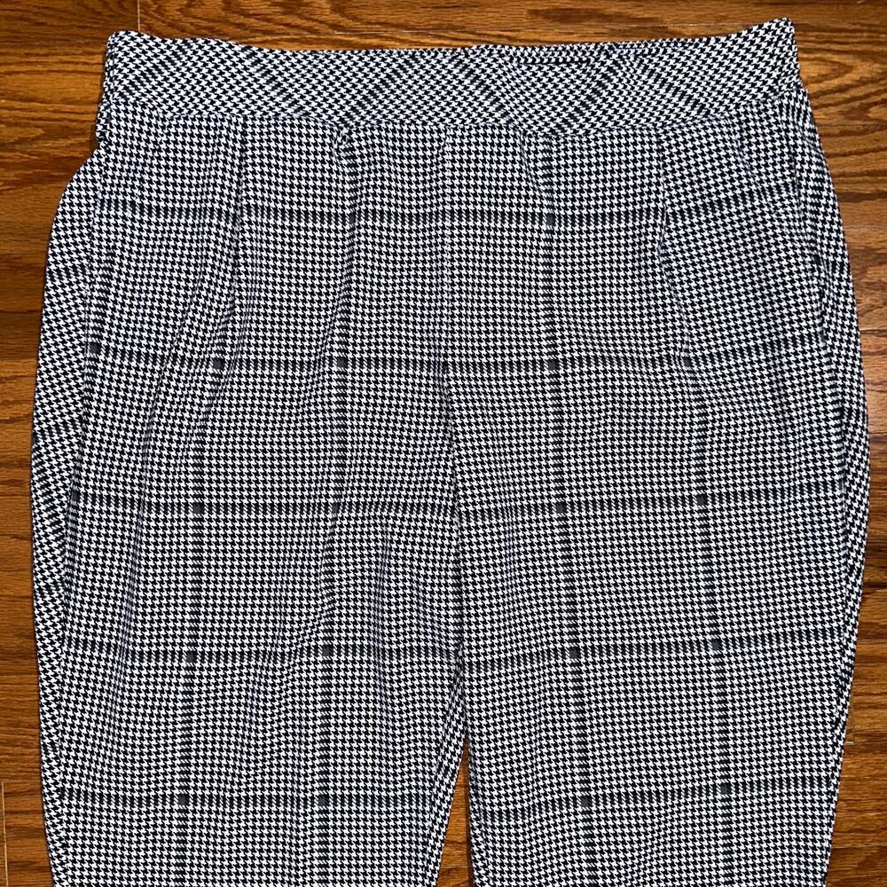 Torrid Black White Plaid Crepe Pull On Tapered Ankle Pant Size 2XL - Picture 9 of 16